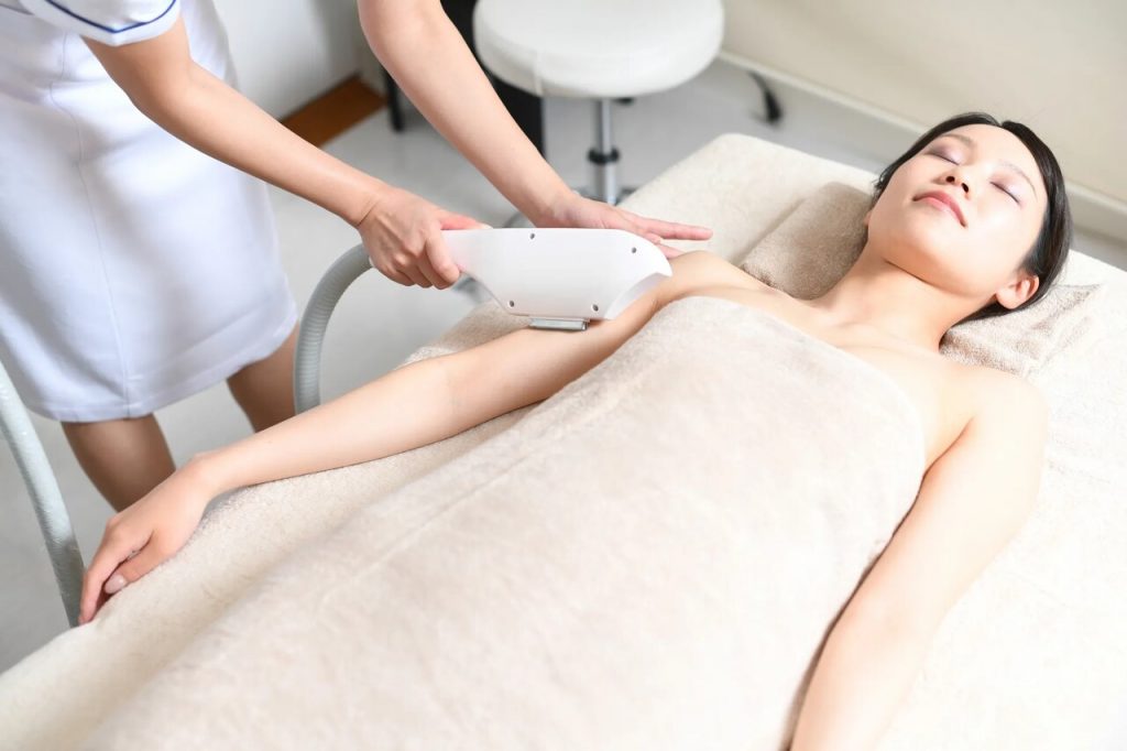 全身脱毛は何回で効果が出る？【専門家解説】