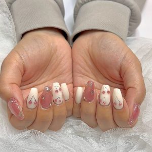 ネイルデザイン作品 小牧市Lily