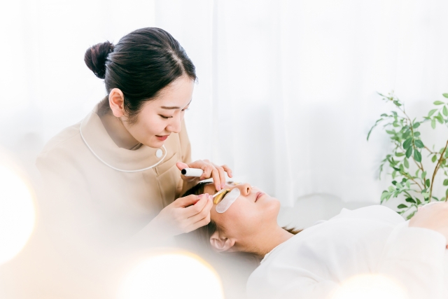 まつ毛LEDエクステって何？✨フラットラッシュとの違いを徹底解説♡【専門家解説】